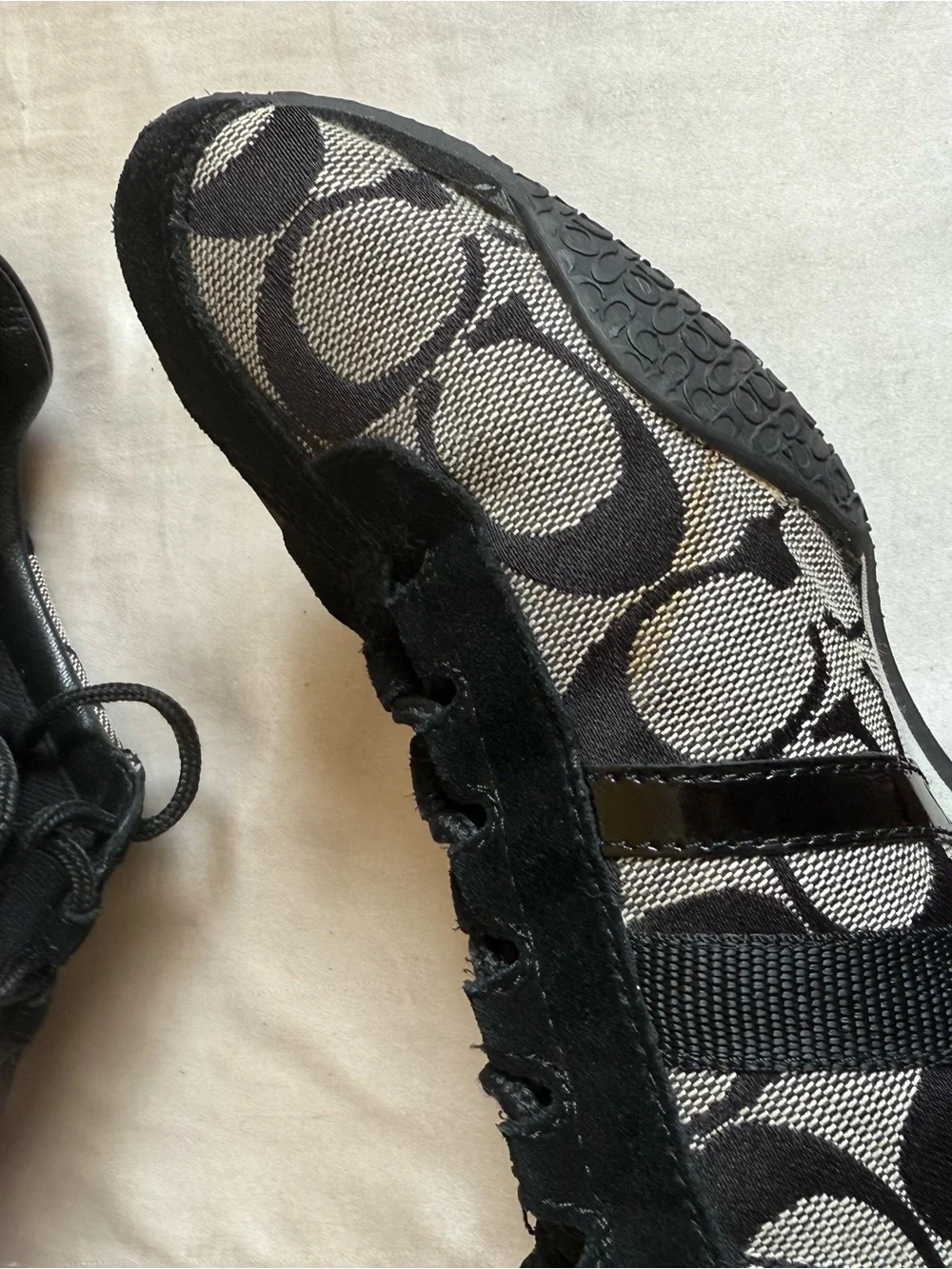 Coach Women’s Black and Gray Signature C Low-Top Sneakers